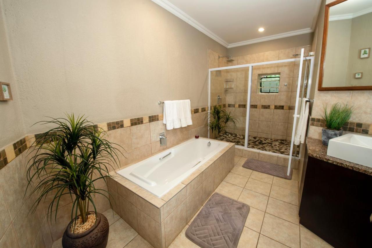 Bubezi Guest House Hazyview Bagian luar foto